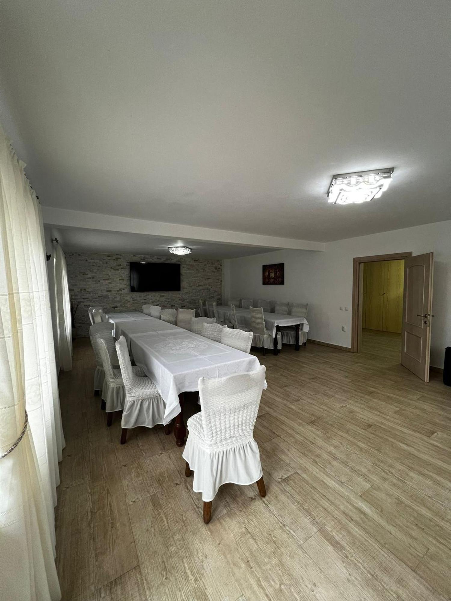 Отель Casa Bujor De Munte Dragoslavele Экстерьер фото